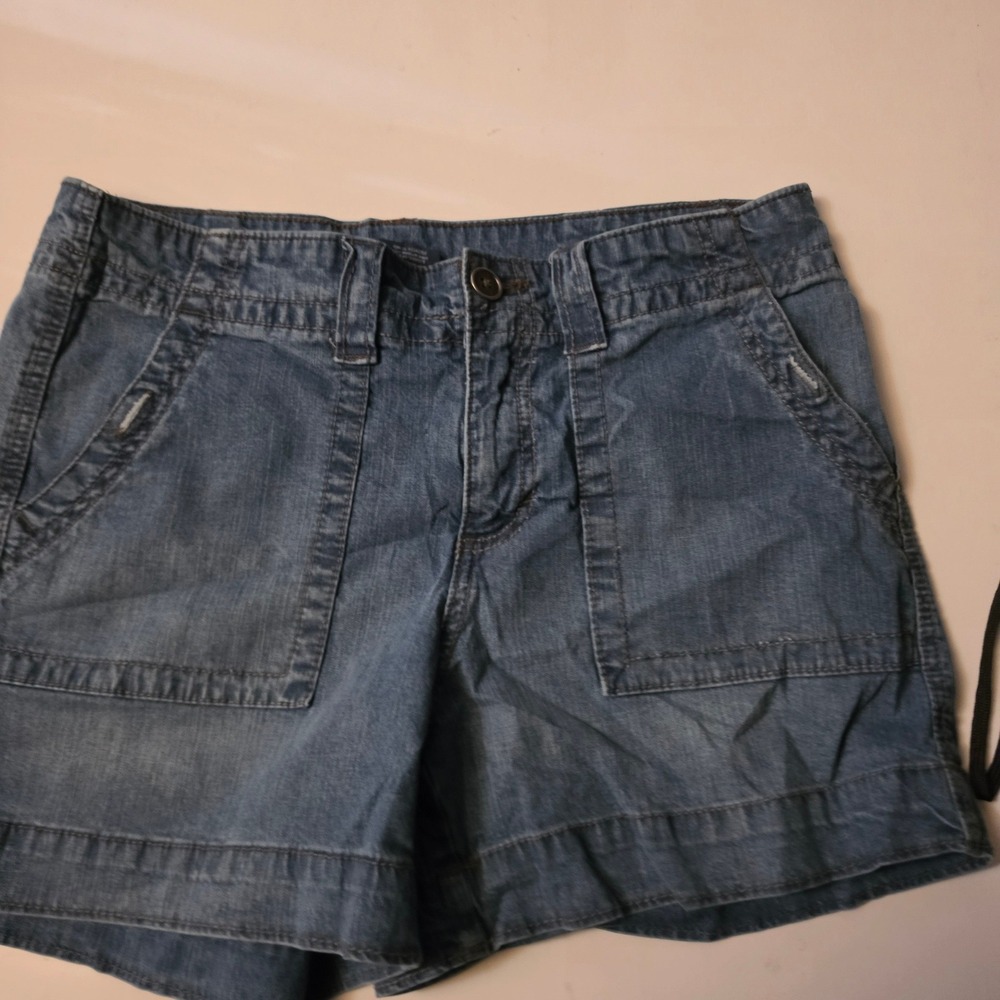 Faded Glory Womens Denim Utility Shorts Medium Wash Blue Size 8 Pockets Stretch